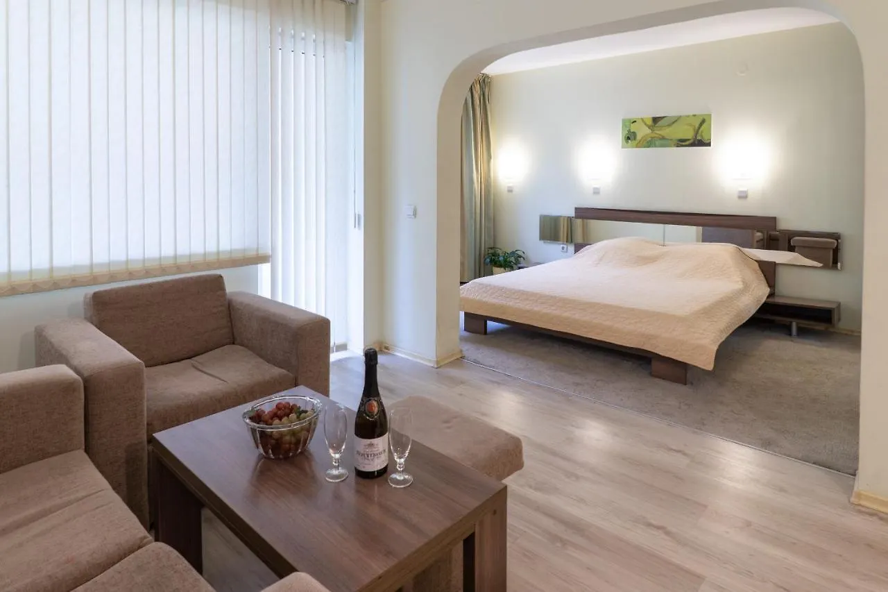 Family Hotel Gran Ivan فارنا